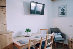 A television and/or entertainment centre at Haus Renswouw