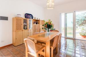 A kitchen or kitchenette at Splendida Villa con vista sull'Isola di Cirella