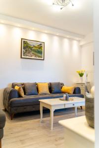 Posezení v ubytování Boka View Luxury Suite - With free Garage Parking