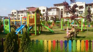 Детска площадка в Апартаменти Недев в местност Каваци