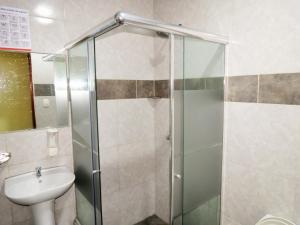 Koupelna v ubytování HOTEL ESTRELLA