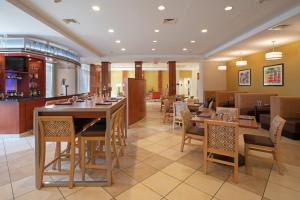 Restaurant o iba pang lugar na makakainan sa Holiday Inn Winchester Southeast-Historic Gateway, an IHG Hotel