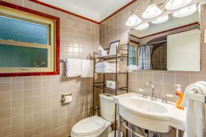 Vonios kambarys apgyvendinimo įstaigoje French Country Charm in Sequim