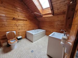 Ένα μπάνιο στο Casa Caluco
