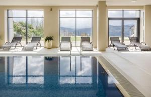 Bazén v ubytování Hotel Zbójnicówka nebo v jeho okolí