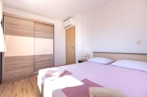 Fotografie z fotogalerie ubytování Holiday Home Lydia v destinaci Slatine