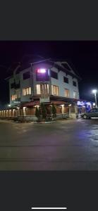 Το κτήριο όπου στεγάζεται  το διαμέρισμα