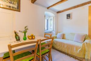 Гостиная зона в Apartmani Valun1