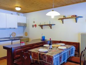 Ett kök eller pentry på CASA PAMPEAGO - Sulle piste da sci del Latemar