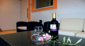 Nápoje v ubytování ANEMOMYLOS Lefkimmi LUXUS SUITES-BOUTIQUE HOTEL & POOL