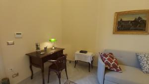 A seating area at i 2 Capitani