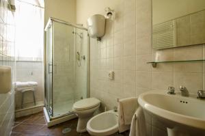 Koupelna v ubytování Hotel Iris