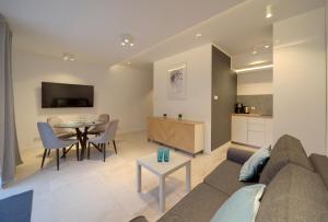 Kuchyňa alebo kuchynka v ubytovaní Apartament Źródlana Ski 300M
