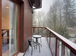 Balkón alebo terasa v ubytovaní Apartament Źródlana Ski 300M