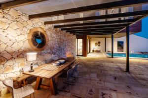 The swimming pool at or close to Luxury Villa Terra Promessa - Paxos