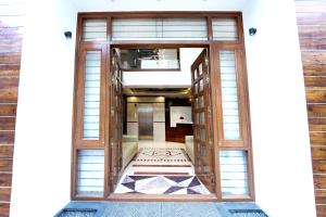 Φωτογραφία από το άλμπουμ του SS CROWN inn στη Μπανγκαλόρ