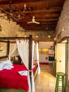 Postel nebo postele na pokoji v ubytování ILAKATI House, Megalo Horio village, Tilos Island