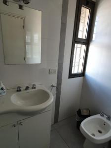 Koupelna v ubytování Apartamento Deluxe Senderos del Vino III, Desayuno Opcional + 49 fotografií