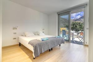 Postel nebo postele na pokoji v ubytování Alse Homes Adeje + 37 fotografií