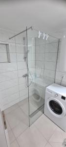 Bilik mandi di Apartmani Božović