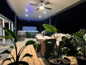 塞斯诺克High View Manor - *NEW* 3 Bed Federation with Spa的相册照片