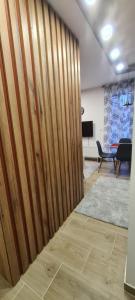 Кухня або міні-кухня у Apartman Mina Jezero