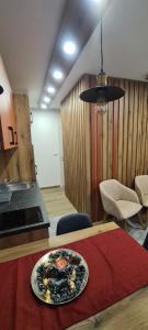 Кухня або міні-кухня у Apartman Mina Jezero