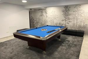 Biliardový stôl v ubytovaní Royal Apartments & Spa Zakopane-Cyrhla