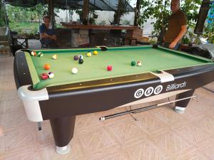 Biliár nebo kulečník v ubytování Supunnika Garden Guesthouse