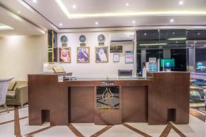 a lobby of a hotel with a reception desk at Al Muhaidb Hotel Apartments 24 in Riyadh