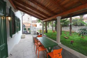 Κήπος έξω από το Villa Istria