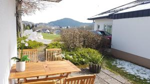 En generel udsigt til bjerge eller udsigt til bjerge taget fra lejligheden