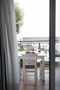 Gallery image of Glykanisos Mini Suites in N&eacute;a P&eacute;ramos