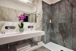 Un baño de Dimora ai Fori - Guest House