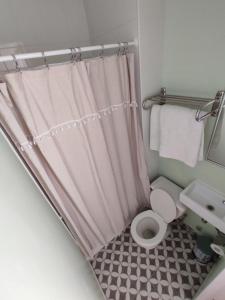 Koupelna v ubytování Hostal Dinamarca