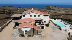 Бассейн в Agriturismo Finagliosu или поблизости