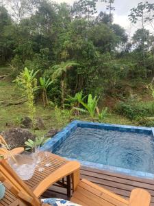 A piscina localizada em Cactus Chalés & Cabanas em lumiar ou nos arredores
