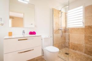 Phòng tắm tại Villa Saint Corentin - 4 étoiles - Cap Est