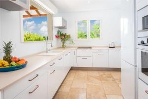 Nhà bếp/bếp nhỏ tại Villa Saint Corentin - 4 étoiles - Cap Est