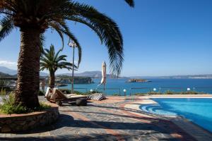 The swimming pool at or close to Studio Thea - Roxan Residence