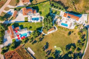 Ett flygfoto av Istria Nuova’s Luxury Villas