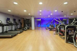 Posilňovňa alebo fitness centrum v ubytovaní Hotel Beverly Park & Spa