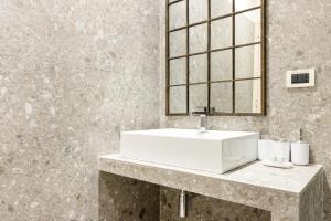 A bathroom at Cosy Studio Brera & Moscova!