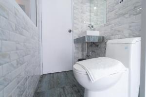 Koupelna v ubytování Spark Hotel - MRT Queen Sirikit - SHA Extra Plus Certified