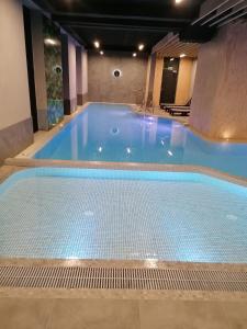 Basen w obiekcie Blue Zet Apartament lub w pobliżu
