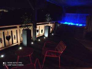 Balkoni atau teres di Chalet neuf avec jacuzzi privé, vue imprenable sur Massif des Vosges