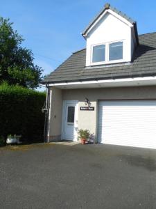 The building where the apartment is located 