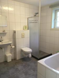 Appartement met bedstee tesisinde bir banyo