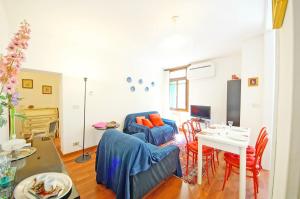 A television and/or entertainment centre at DolceVita Apartments N 285