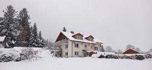 Ferienwohnung Eichhorn v zimě